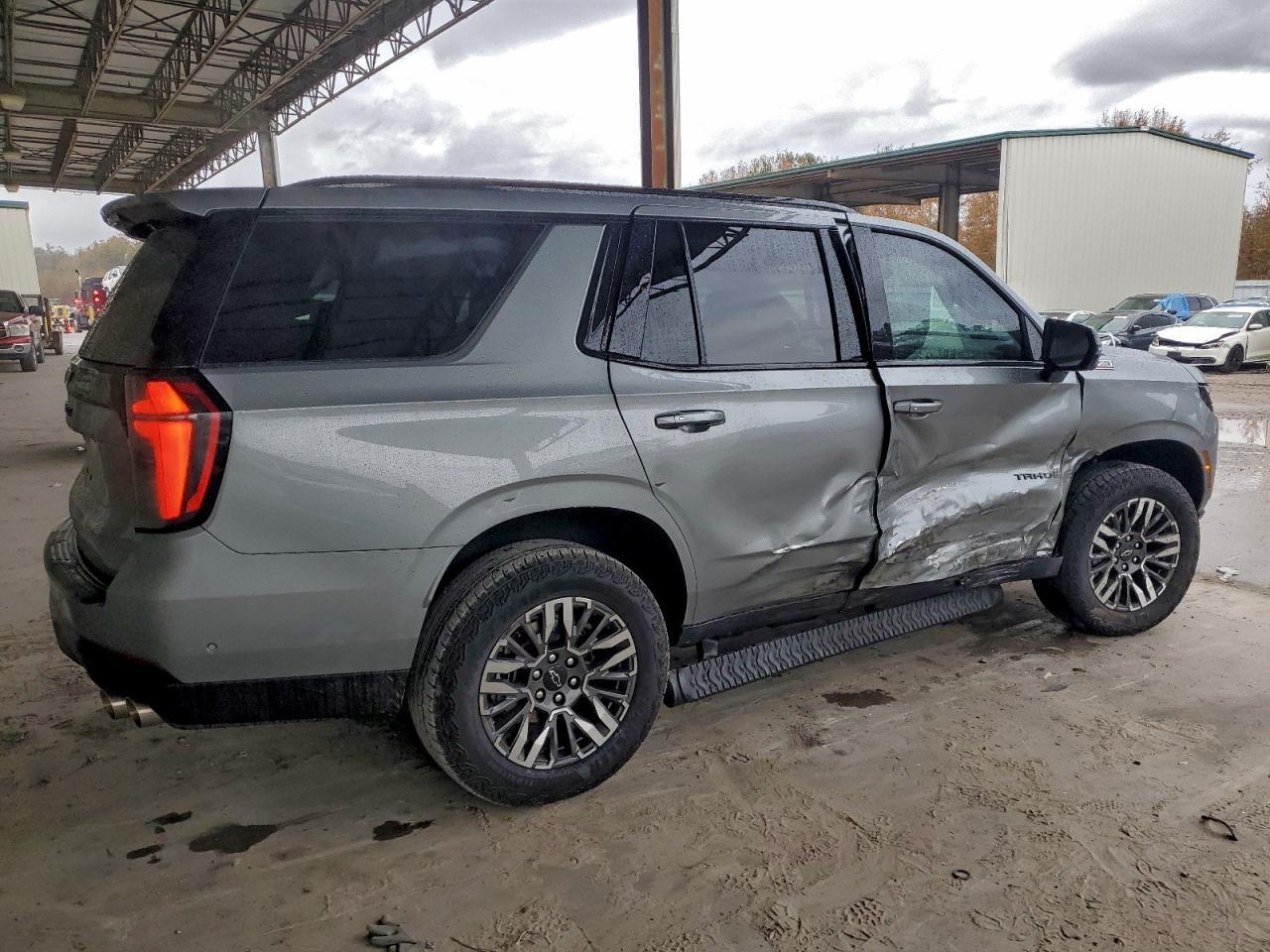 2025 Chevrolet Tahoe K1500 Z71 - Image 3