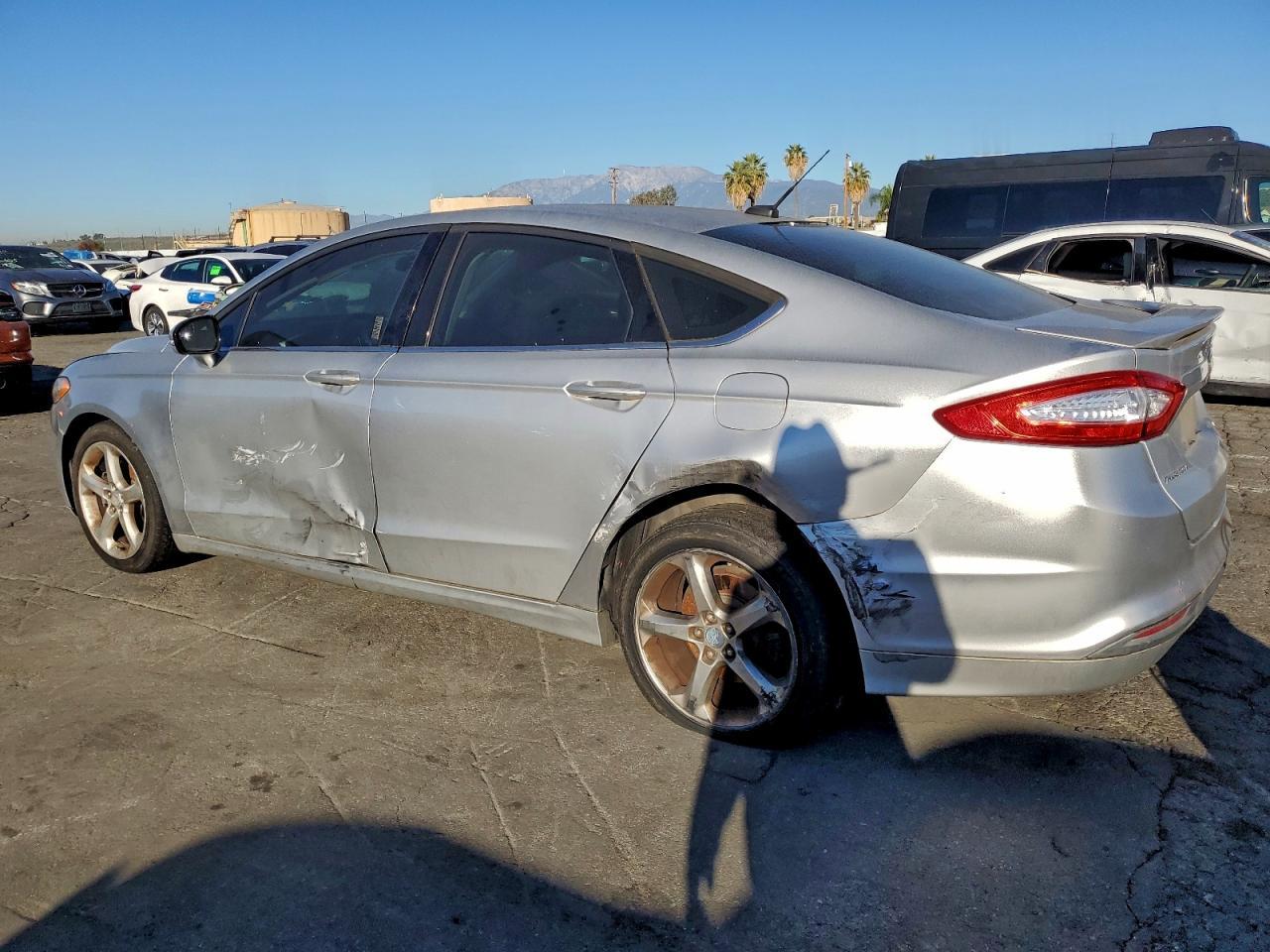2013 Ford Fusion Se - Фото 2