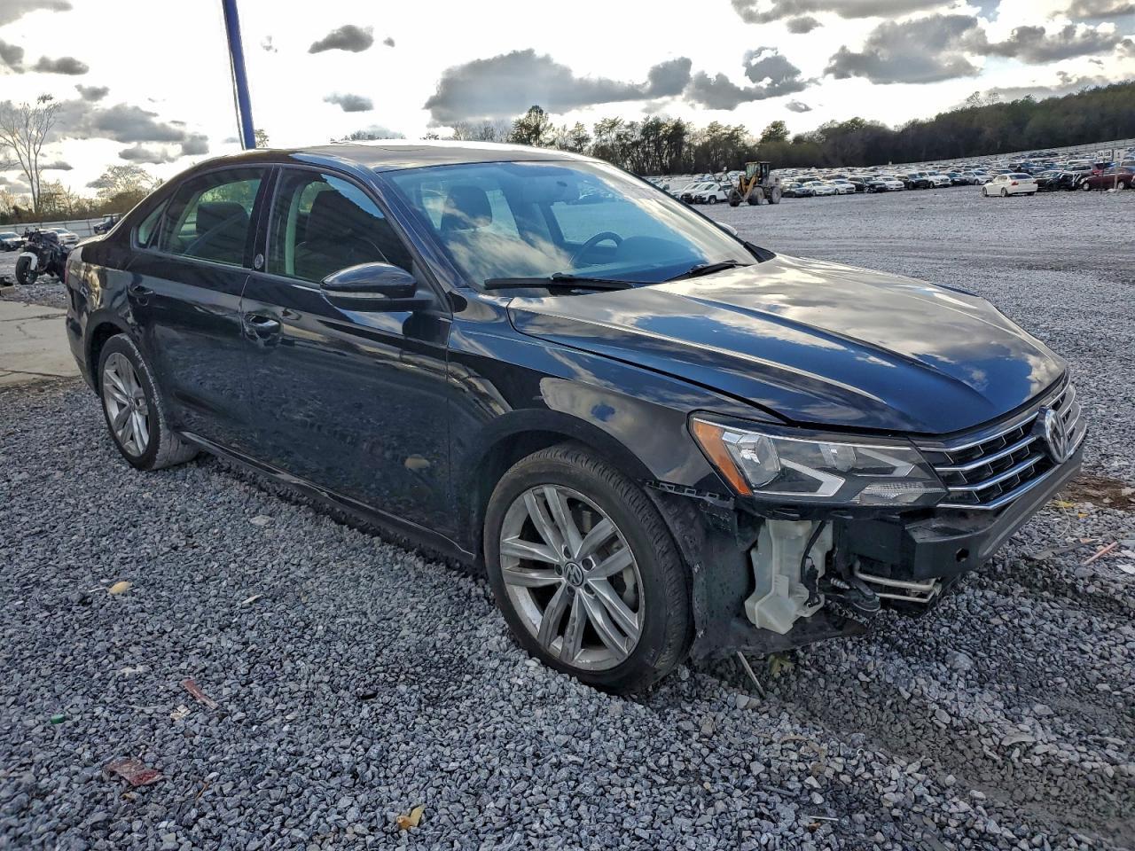 2019 Volkswagen Passat - Фото 4