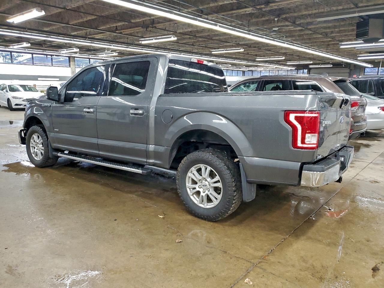 2015 Ford F150 Supercrew - Фото 2