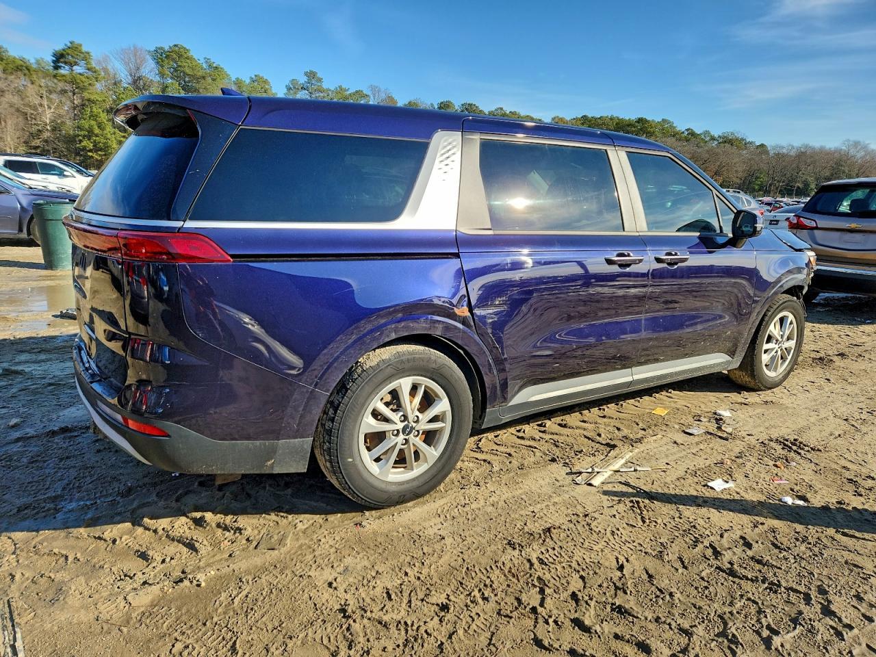 2022 Kia Carnival Lx - Фото 3