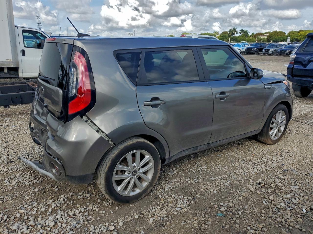 2019 Kia Soul + - Image 3