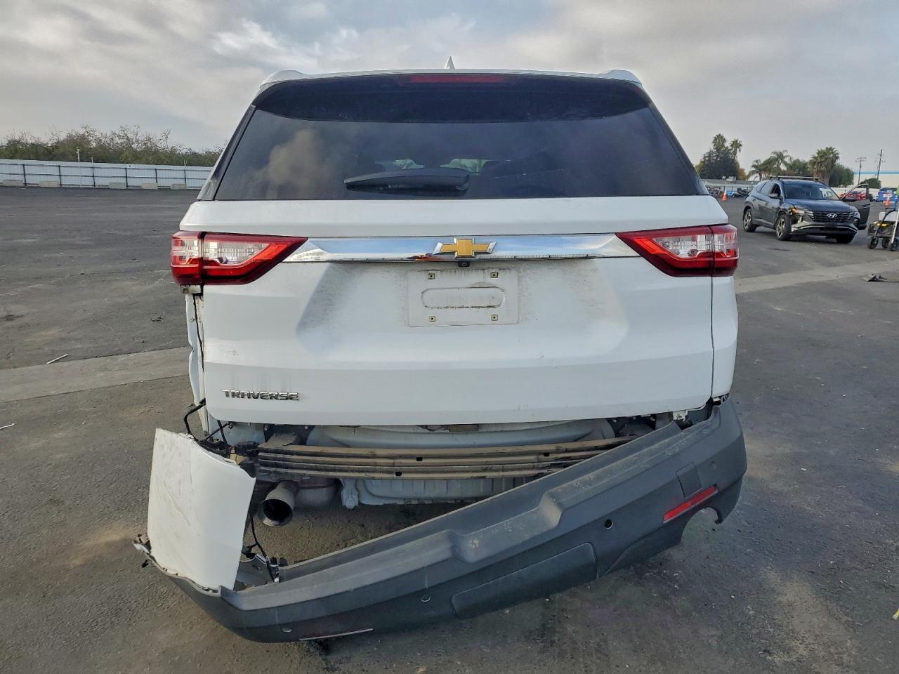 2021 Chevrolet Traverse Ls - Image 6