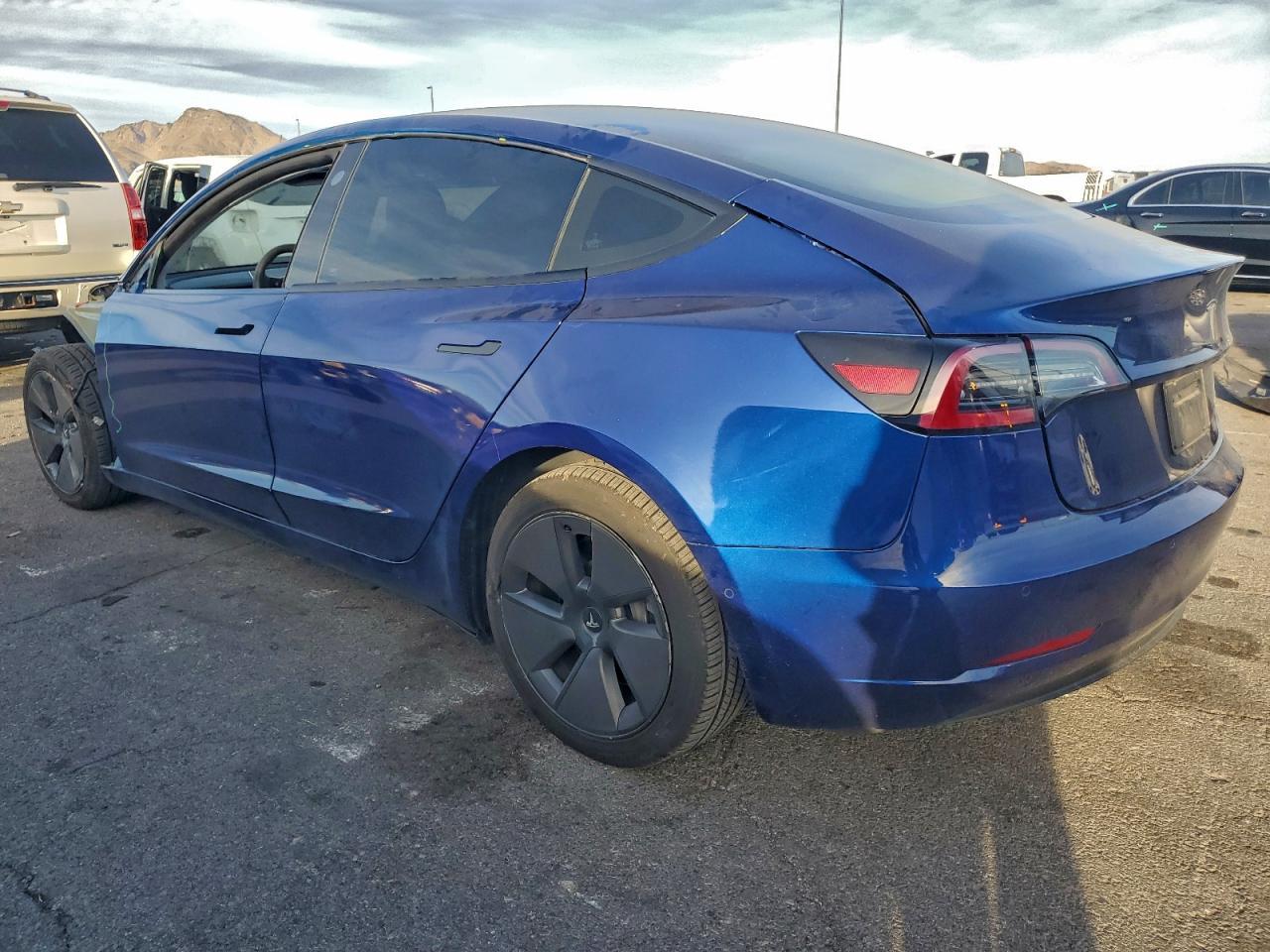 2021 Tesla Model 3 - Фото 2