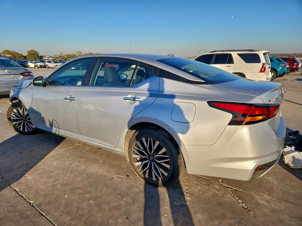 2023 Nissan Altima Sv - Image 2