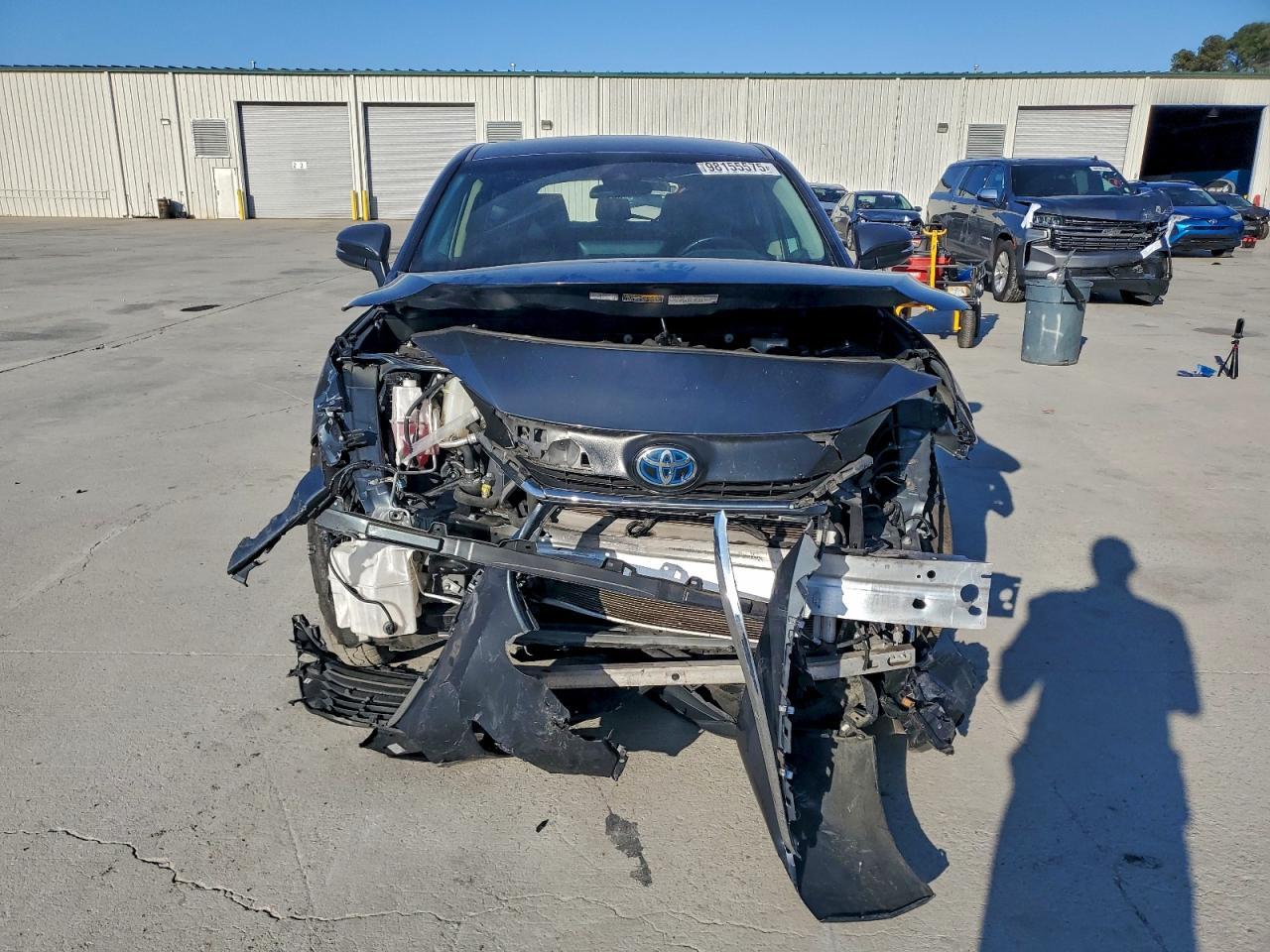 2021 Toyota Venza Le - Image 5