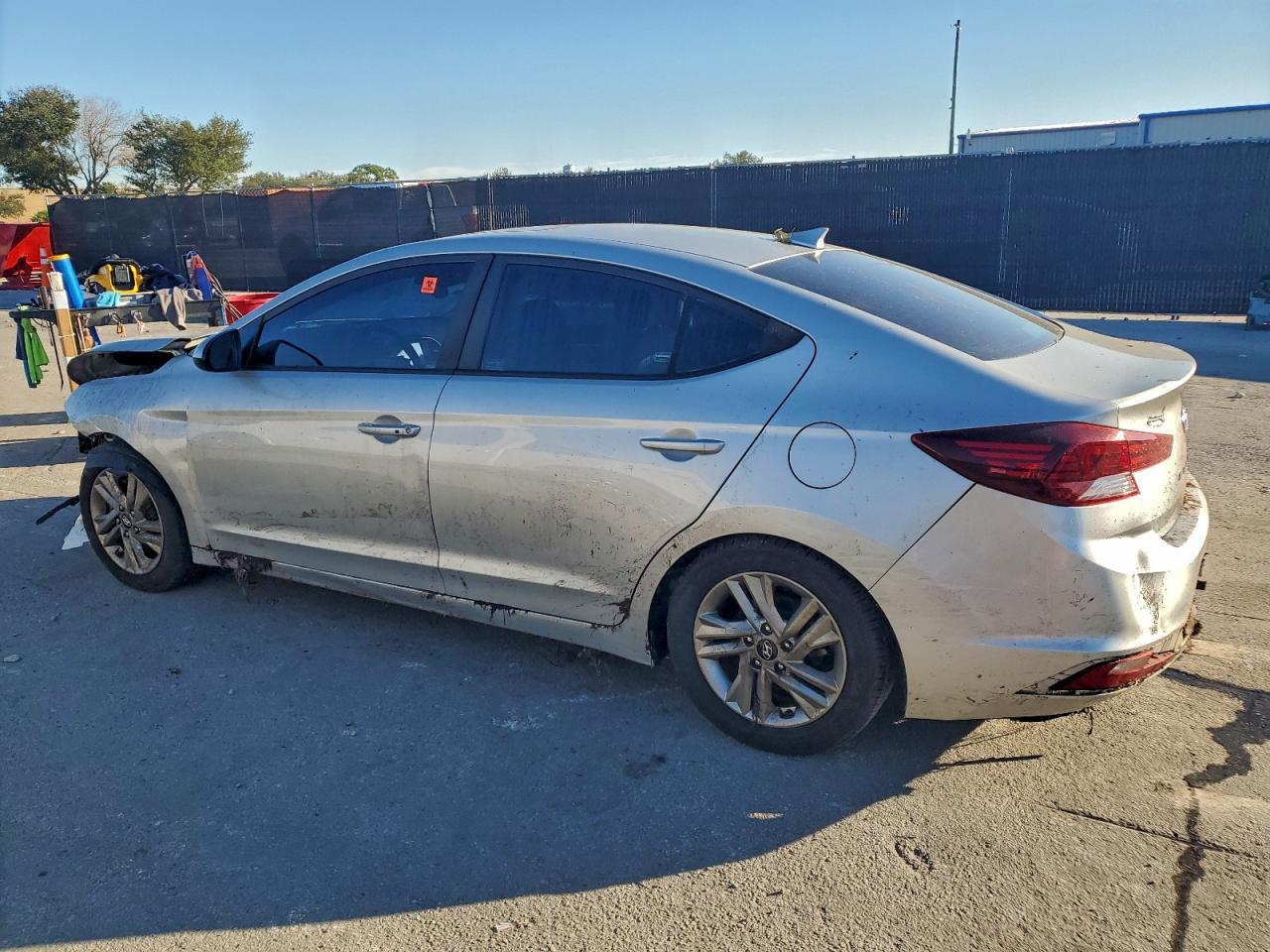2019 Hyundai Elantra Value Edition - Фото 2