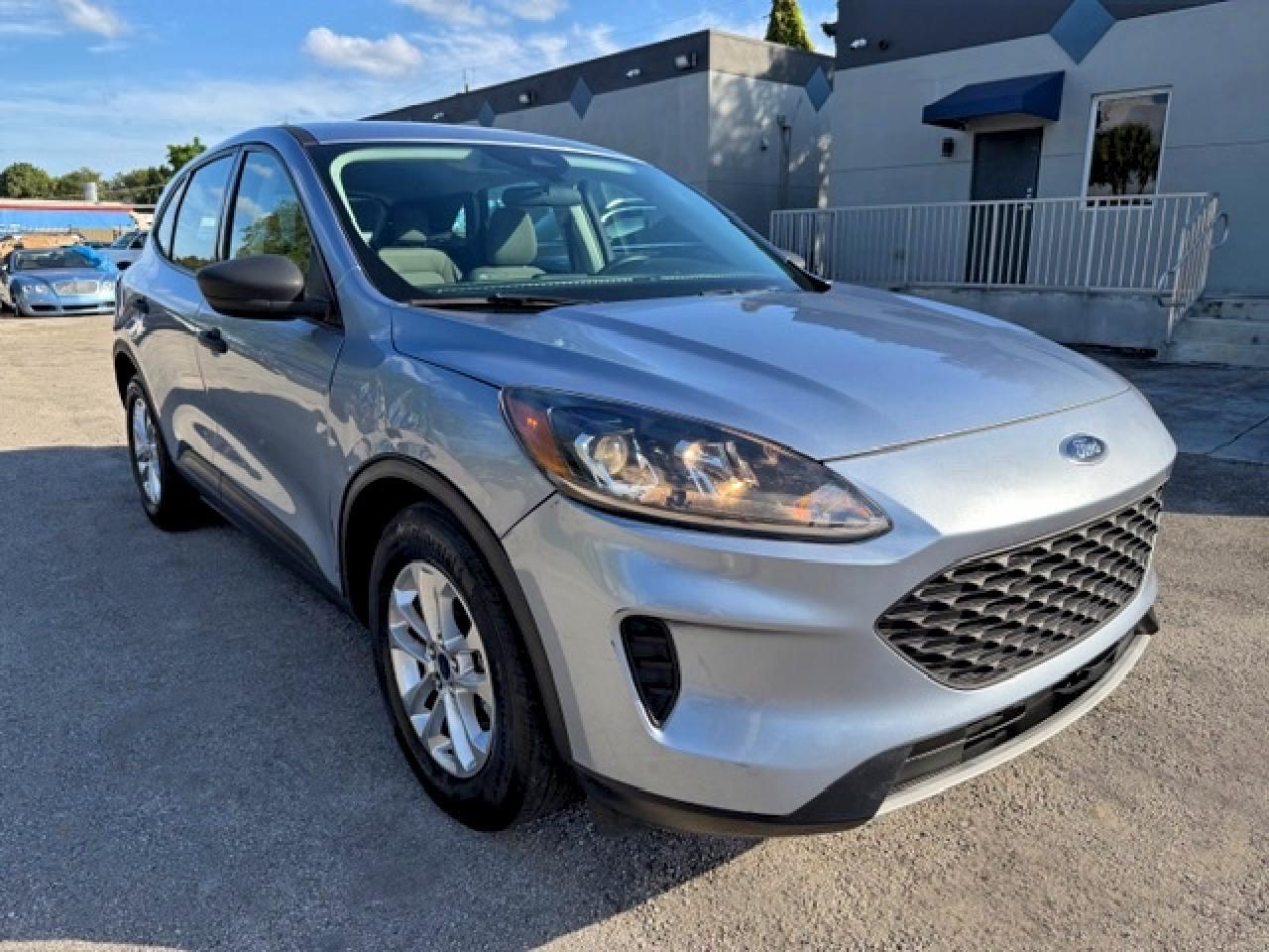 2022 Ford Escape S - Фото 4