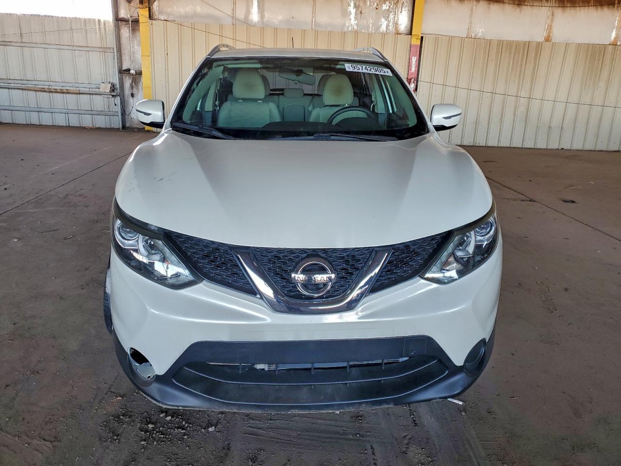 2017 Nissan Rogue Sport S - Image 5