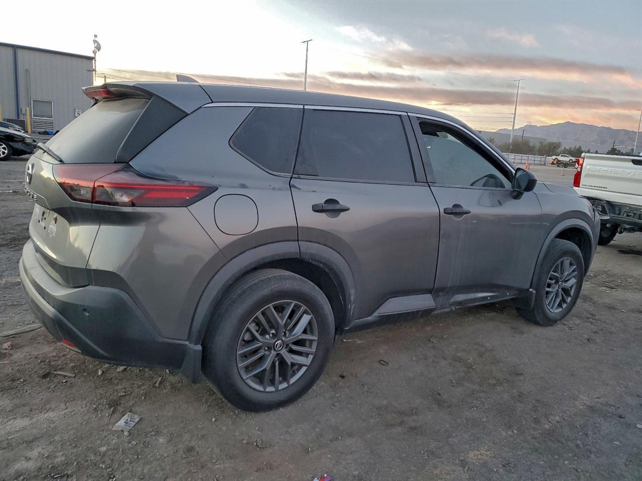 2021 Nissan Rogue S - Фото 3