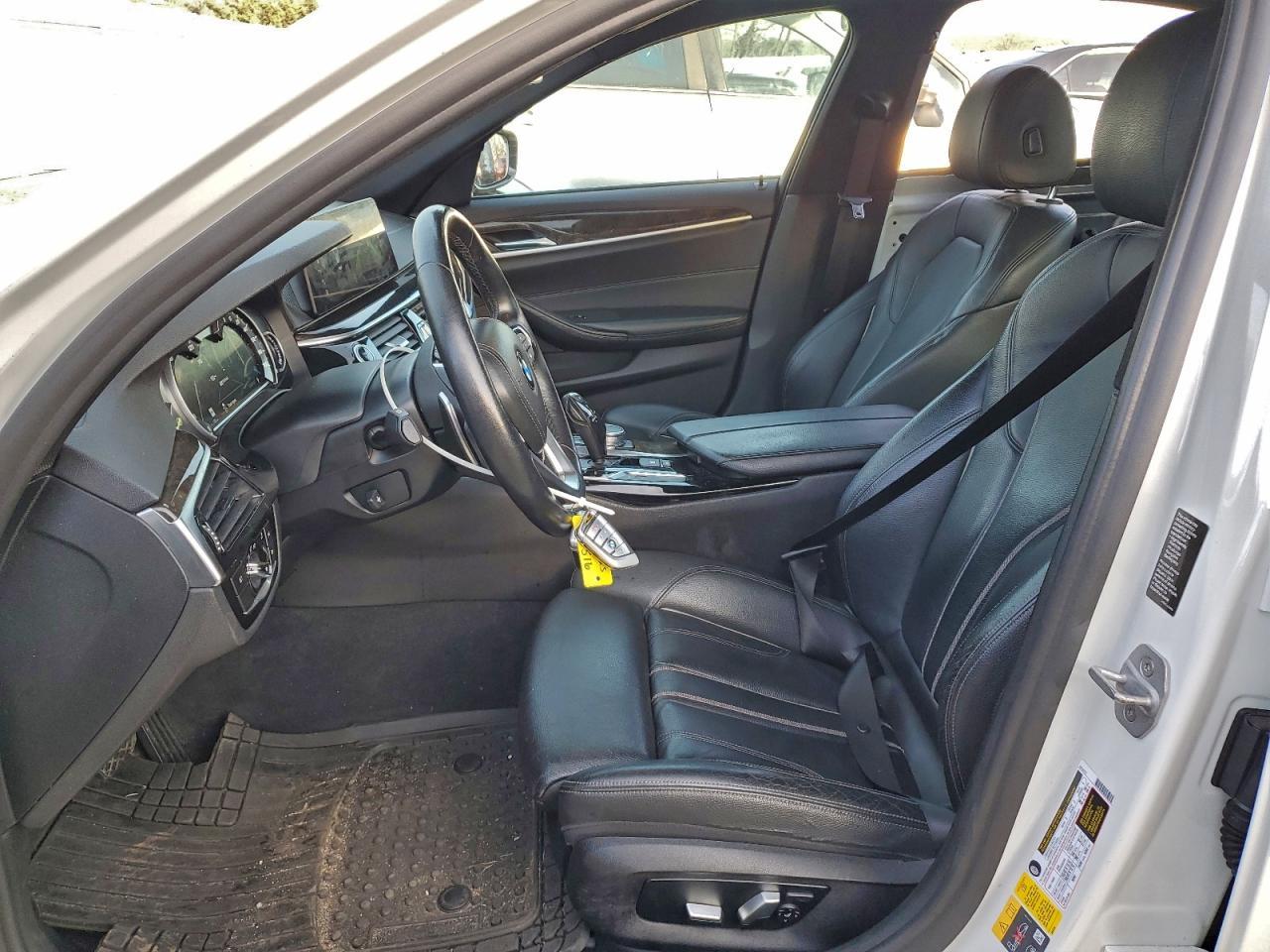 2018 BMW 530Xe - Image 7