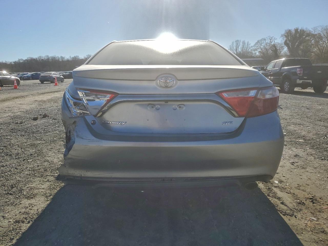 2016 Toyota Camry Le - Фото 6