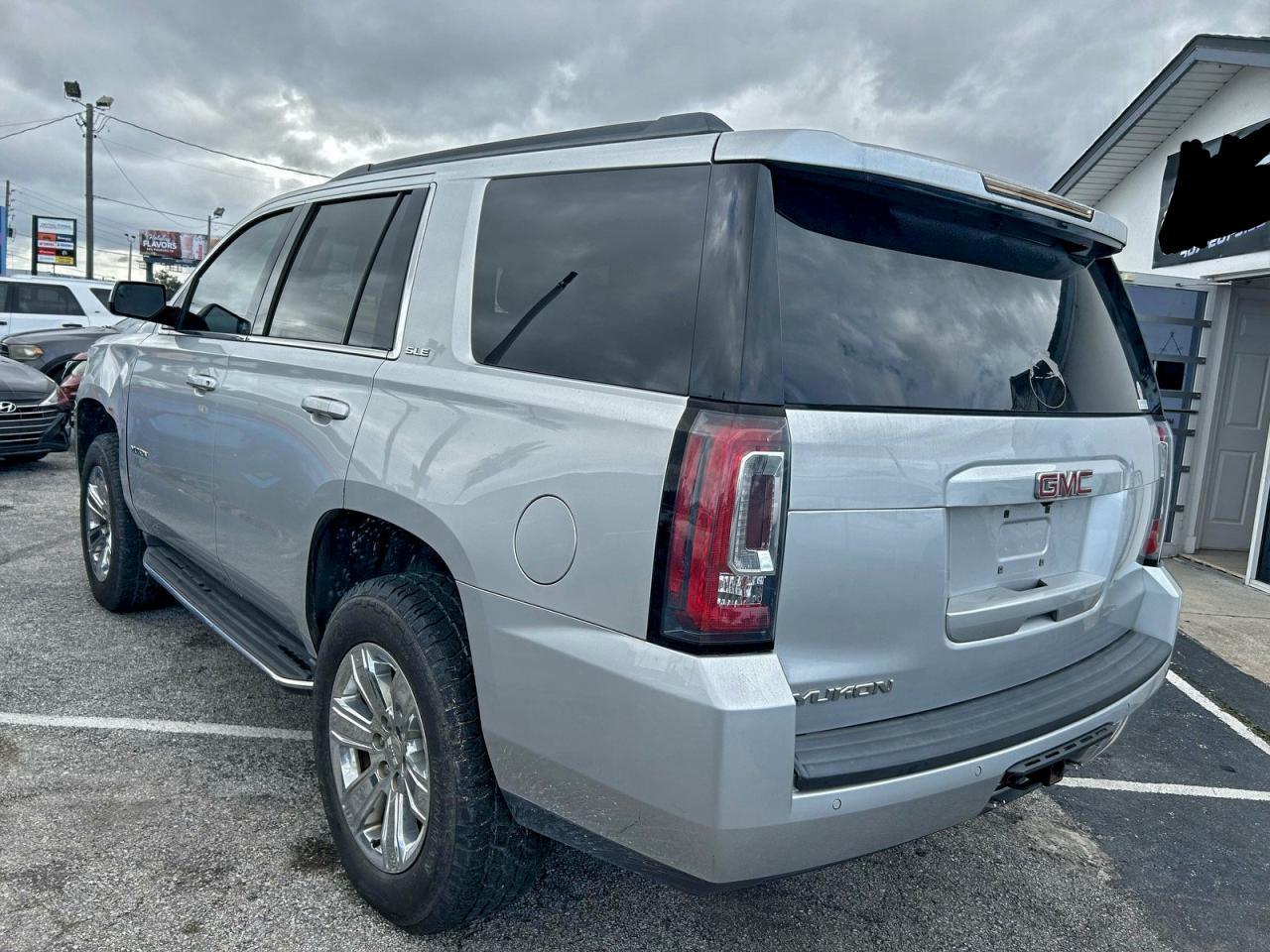 2017 GMC Yukon Sle - Image 3
