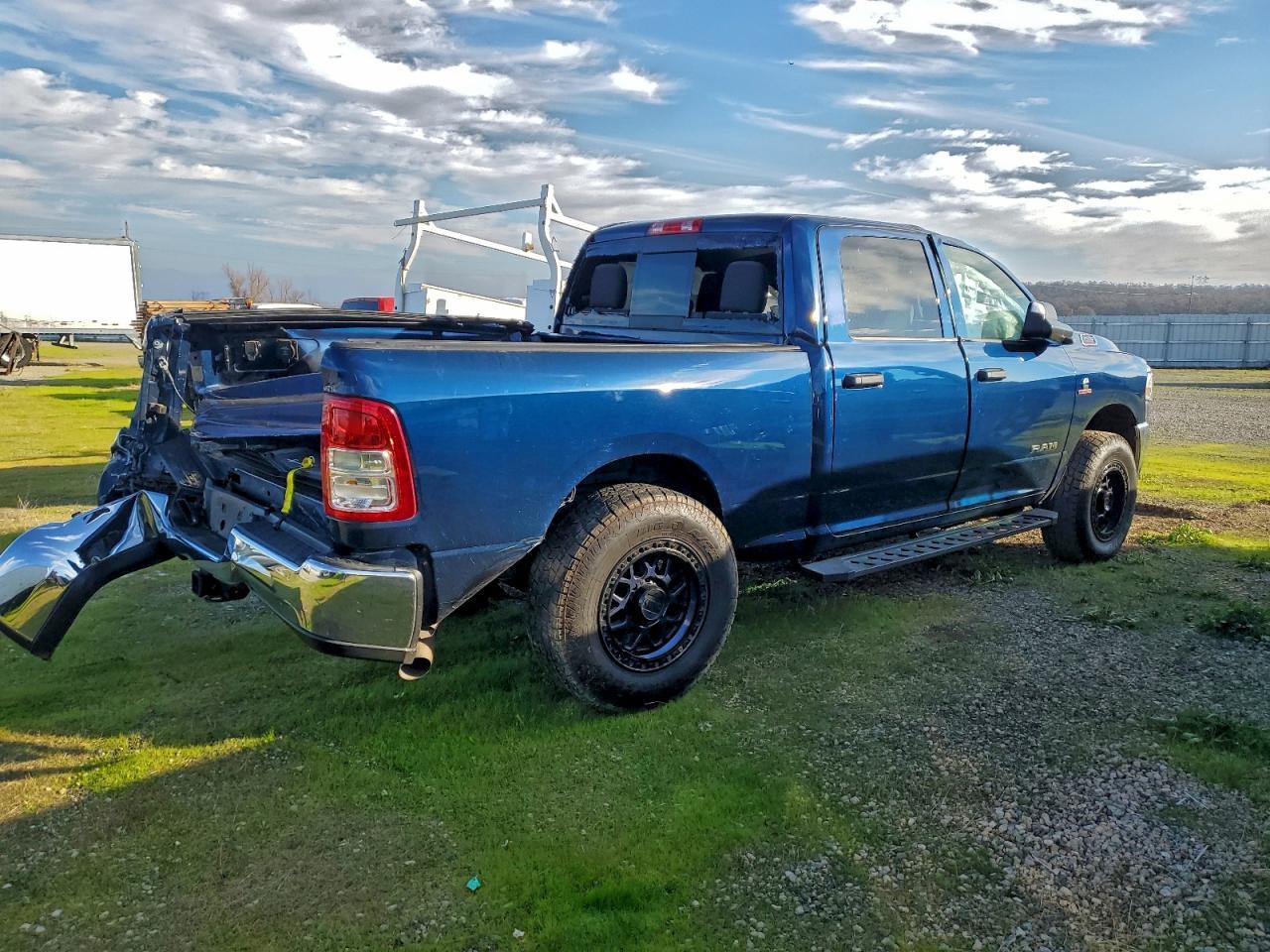 2021 Ram 2500 Tradesman - Фото 3