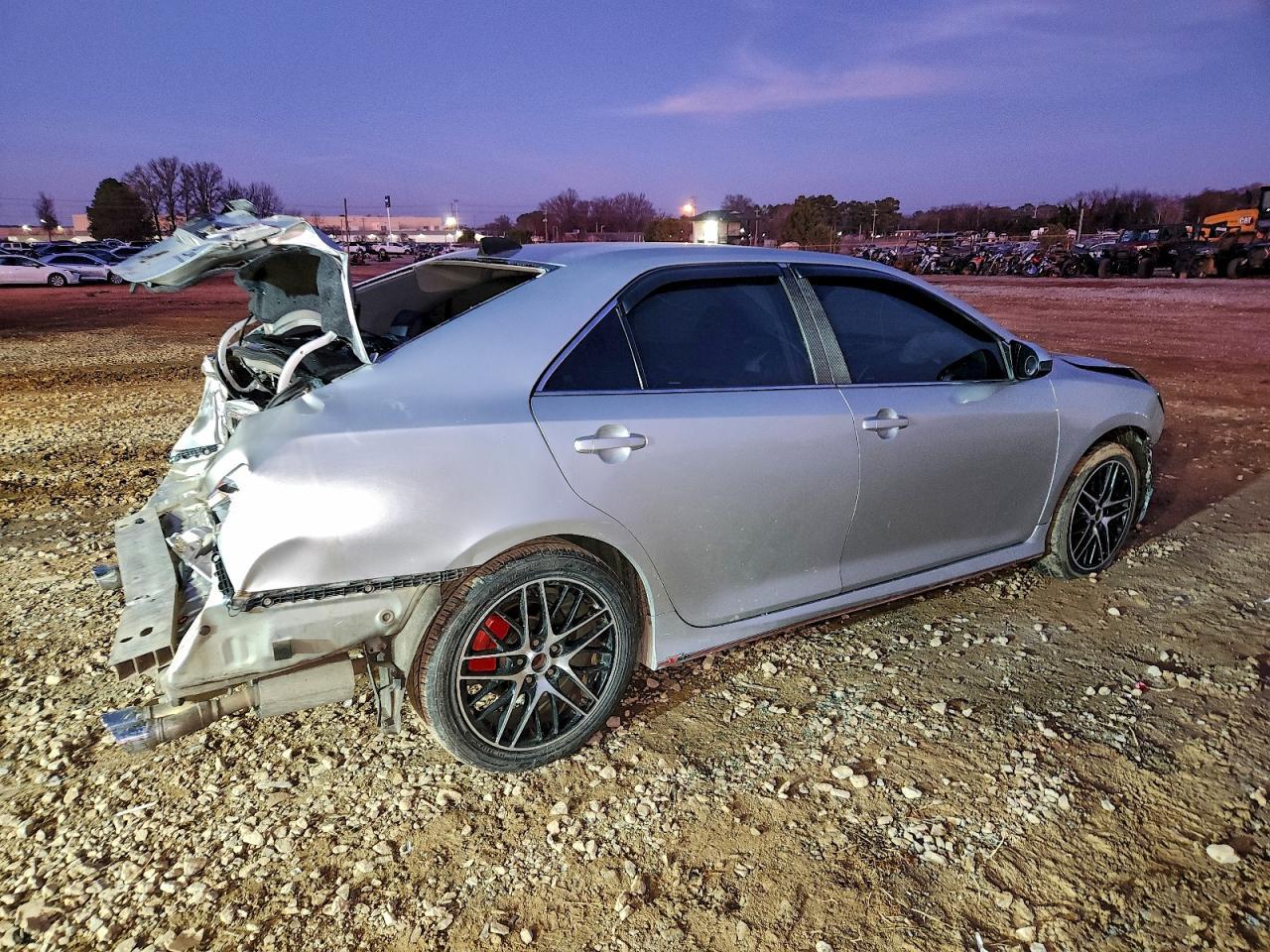 2014 Toyota Camry L - Фото 3