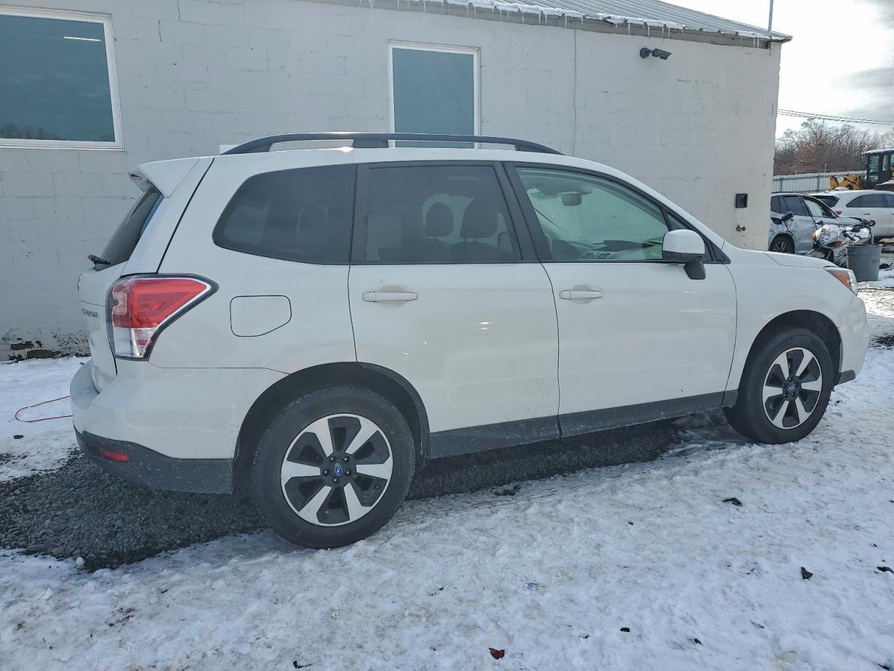 2018 Subaru Forester 2.5I Premium - Фото 3