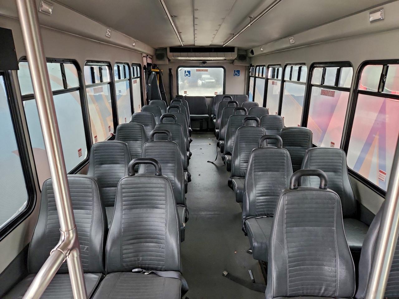 2016 Ford F550 Super Duty Shuttle Bus - Фото 6