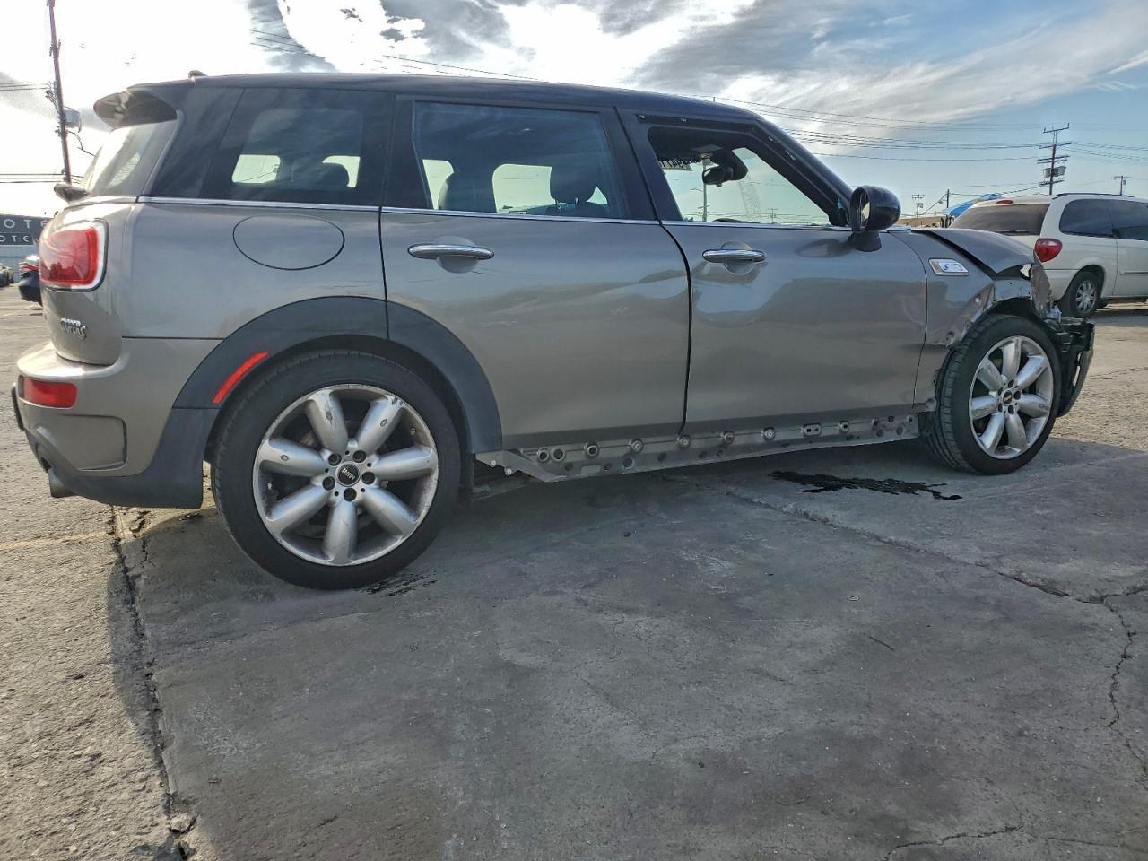 2019 Mini Cooper S Clubman - Фото 3