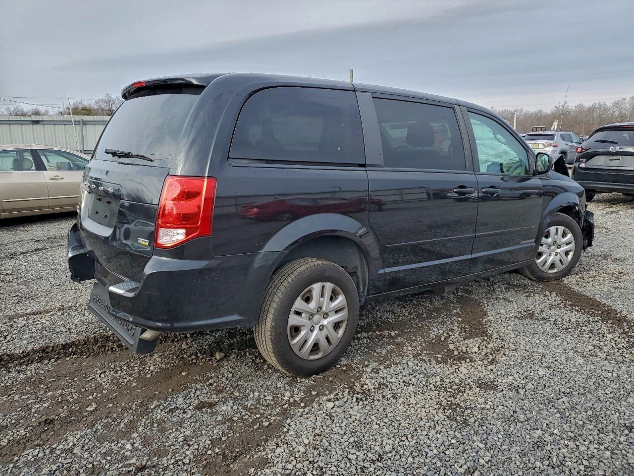 2017 Dodge Grand Caravan Se - Фото 3