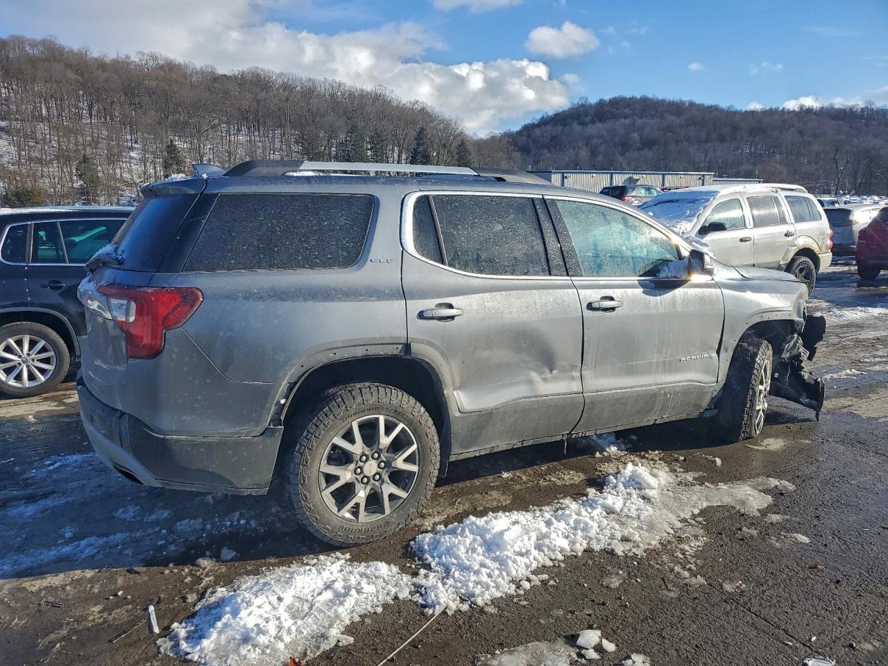 2022 GMC Acadia Sle - Image 3