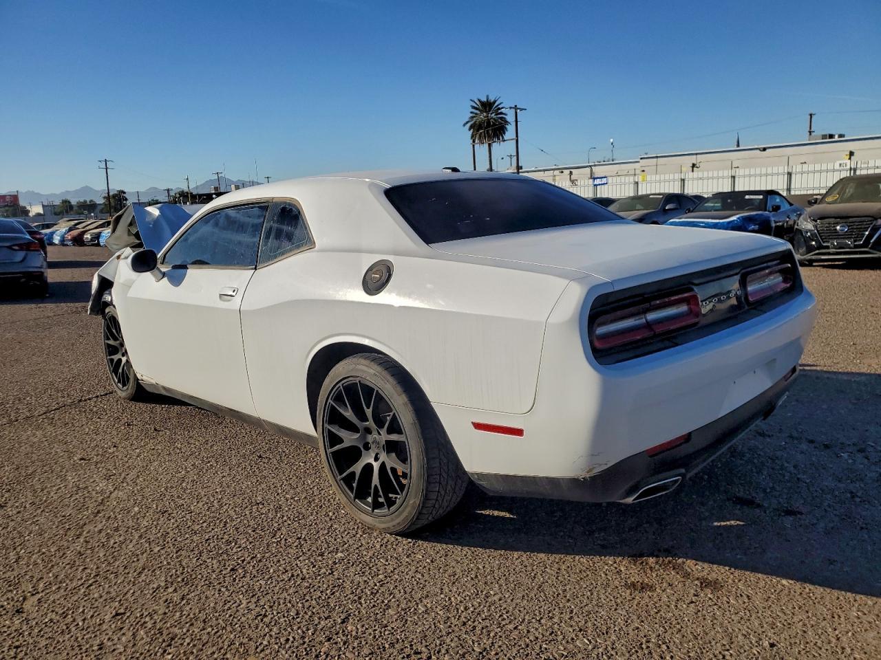 2015 Dodge Challenger Sxt - Фото 2