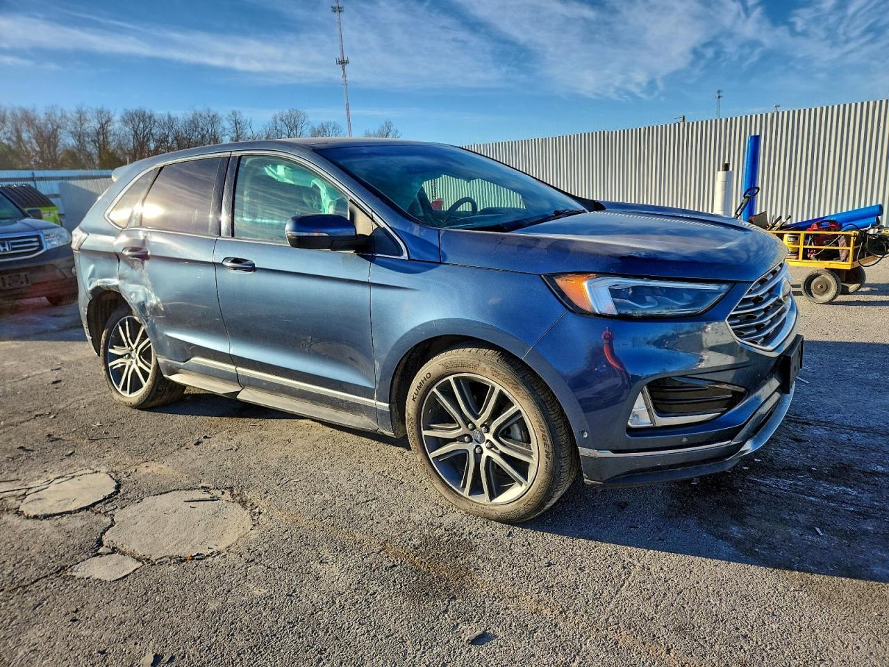 2019 Ford Edge Titanium - Image 4