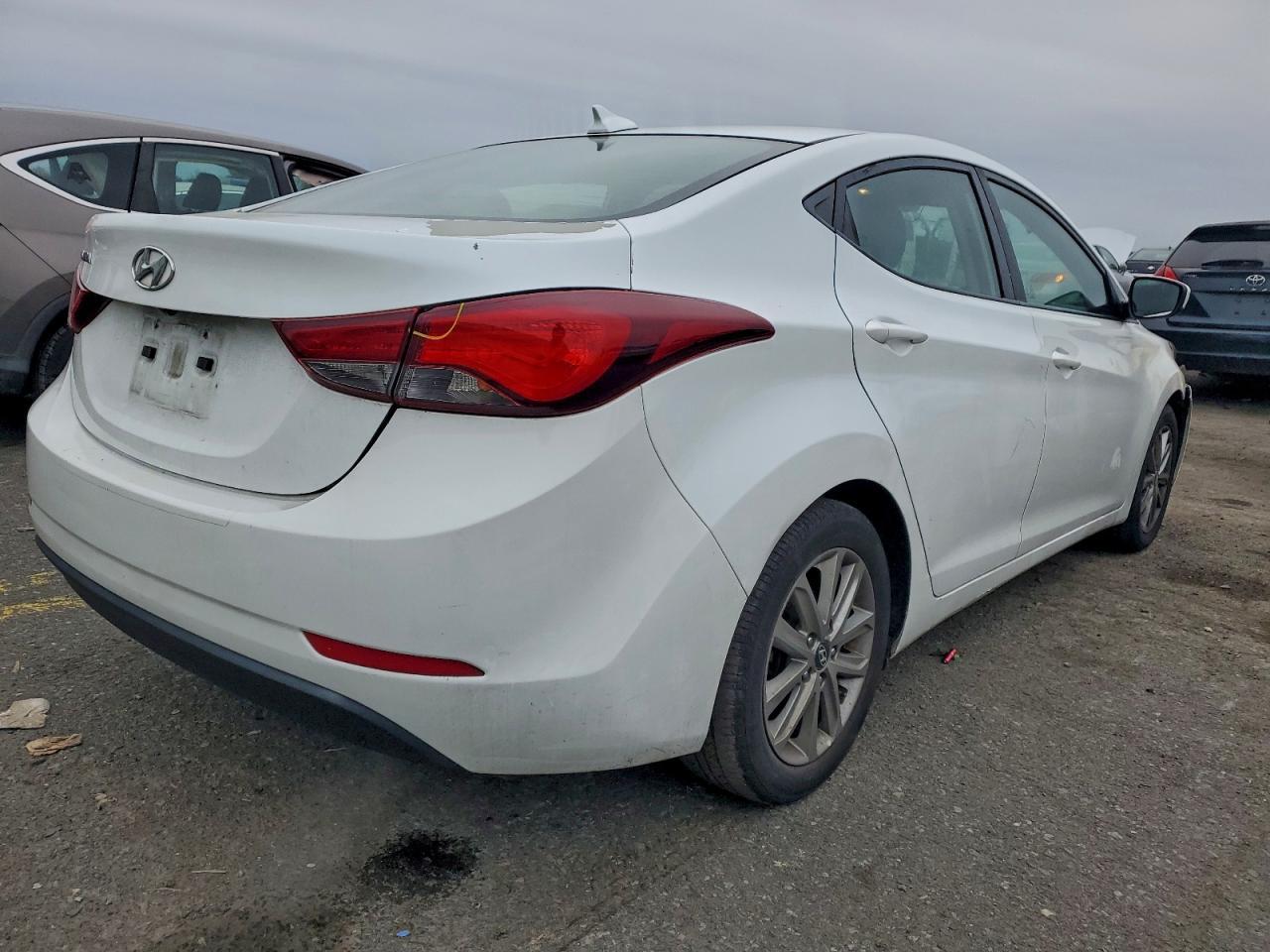 2016 Hyundai Elantra Se - Фото 3