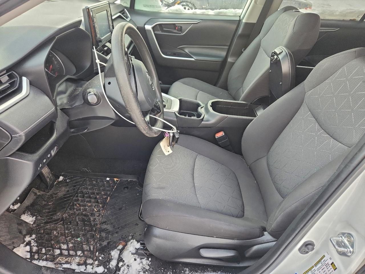 2022 Toyota Rav4 Le - Image 7