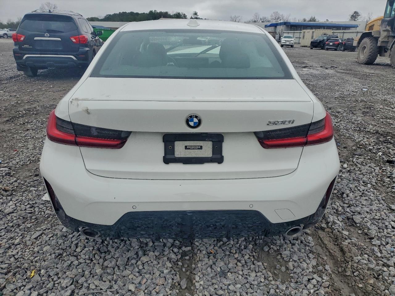 2023 BMW 330I - Фото 6