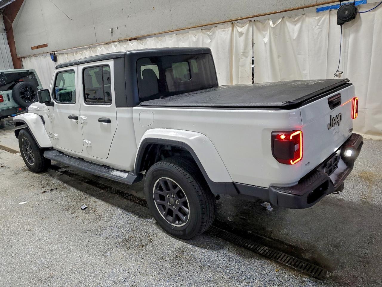 2020 Jeep Gladiator Overland - Фото 2