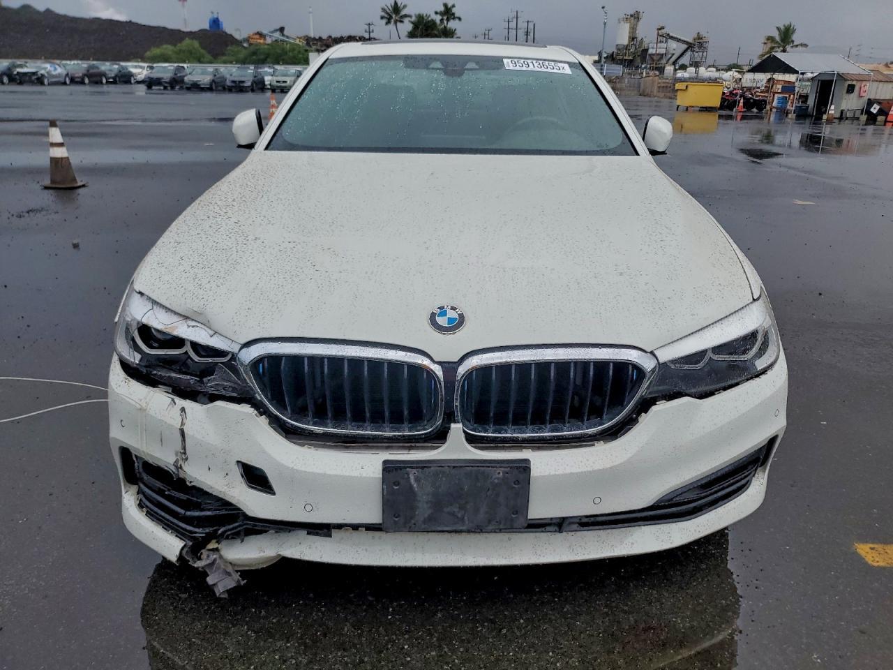 2019 BMW 530E - Image 5