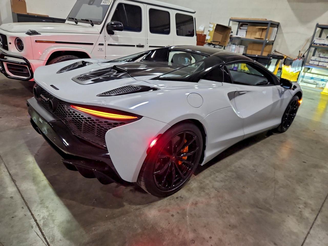 2025 Mclaren Automotive Artura - Фото 3