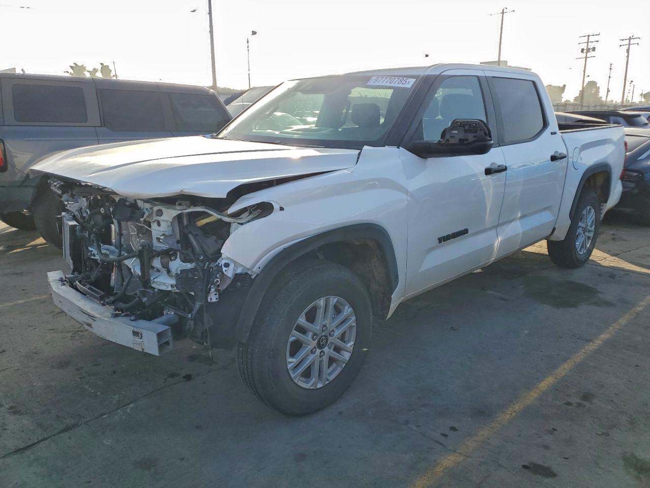 2025 Toyota Tundra Crewmax Sr