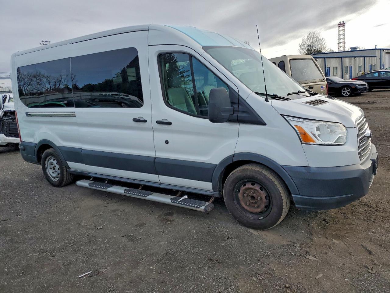 2015 Ford Transit T-350 - Image 4