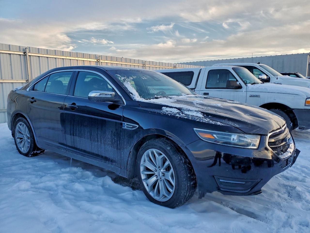 2018 Ford Taurus Limited - Image 4