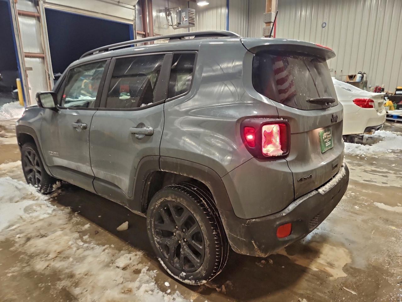 2018 Jeep Renegade Latitude - Image 2