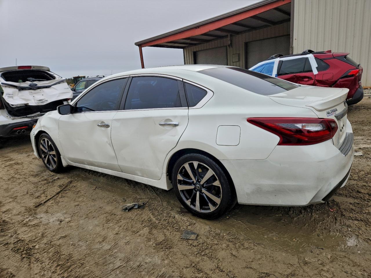 2017 Nissan Altima 2.5 - Фото 2