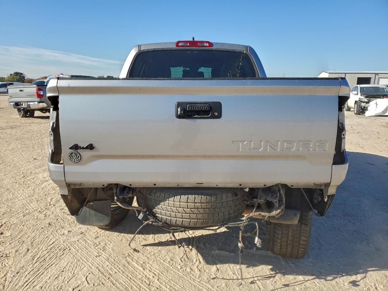 2020 Toyota Tundra Crewmax Sr5 - Фото 6