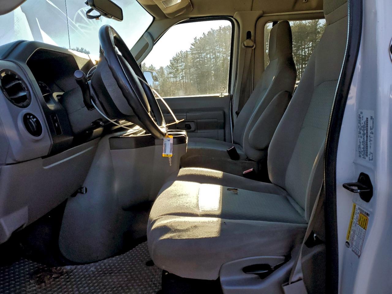 2014 Ford Econoline E350 Super Duty Wagon - Фото 7