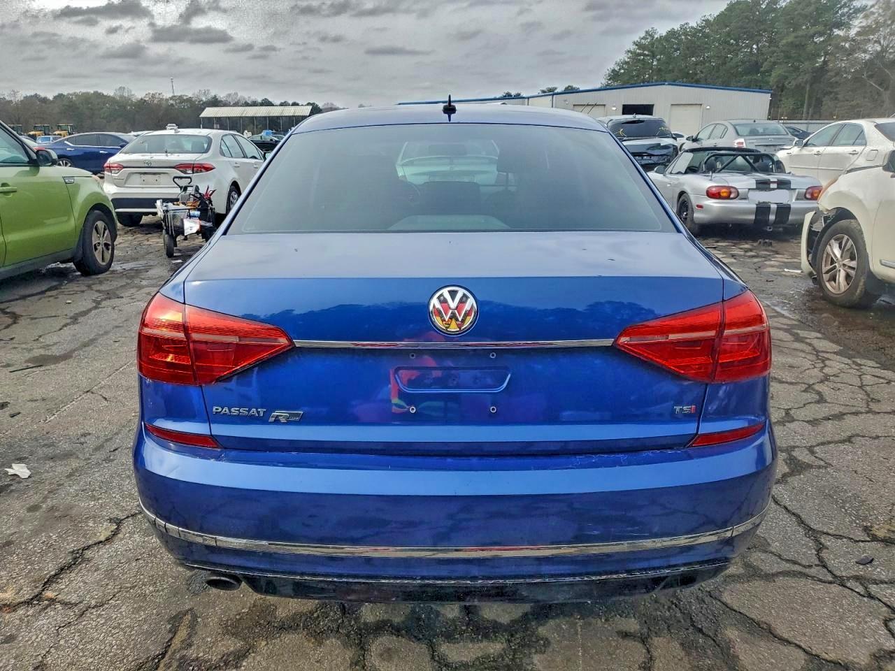 2016 Volkswagen Passat S - Фото 6