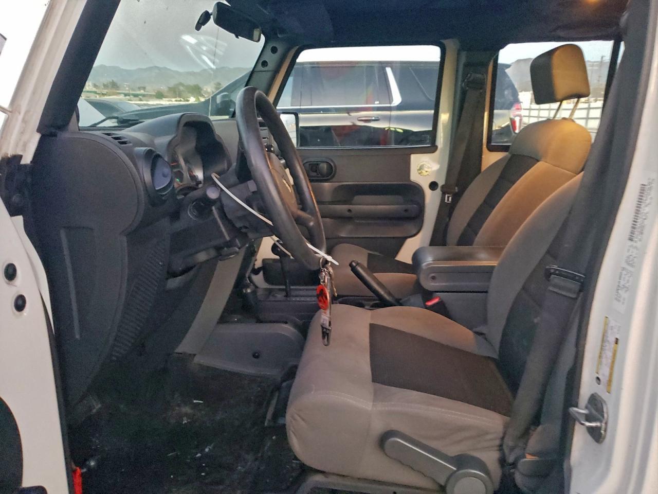 2010 Jeep Wrangler Unlimited Sport - Фото 7