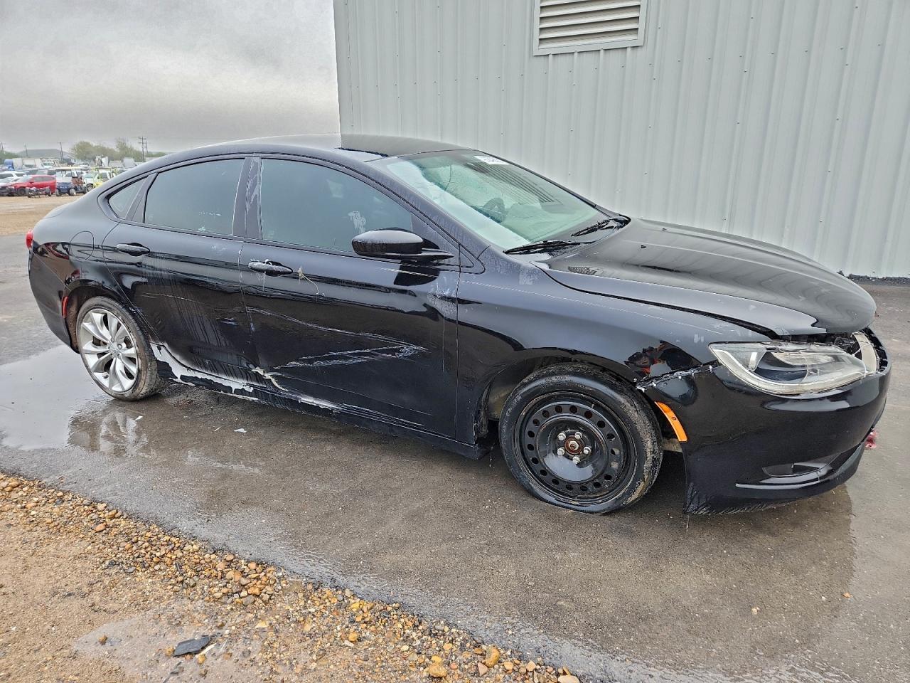 2015 Chrysler 200 S - Image 4
