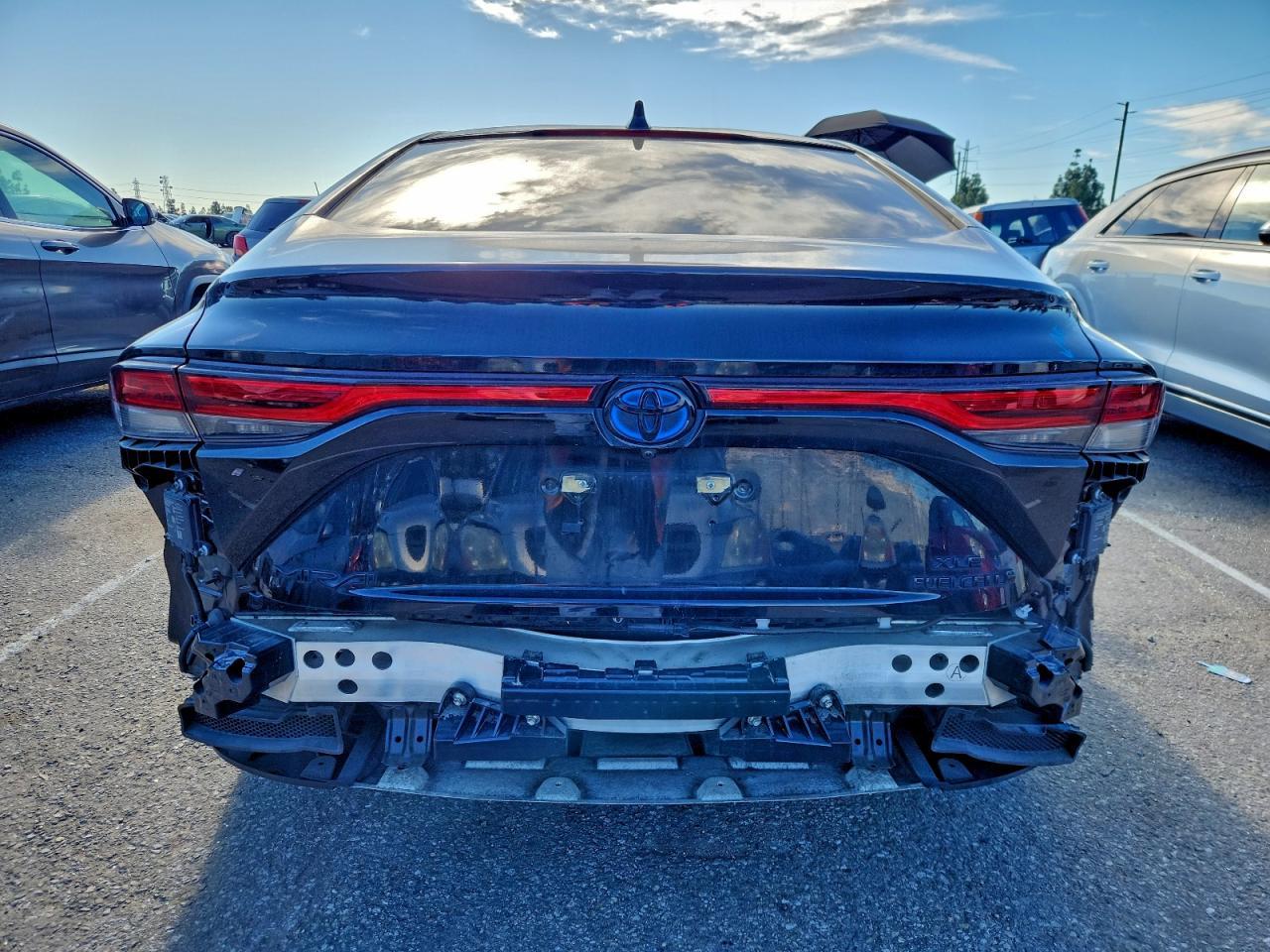 2022 Toyota Mirai Le - Фото 6