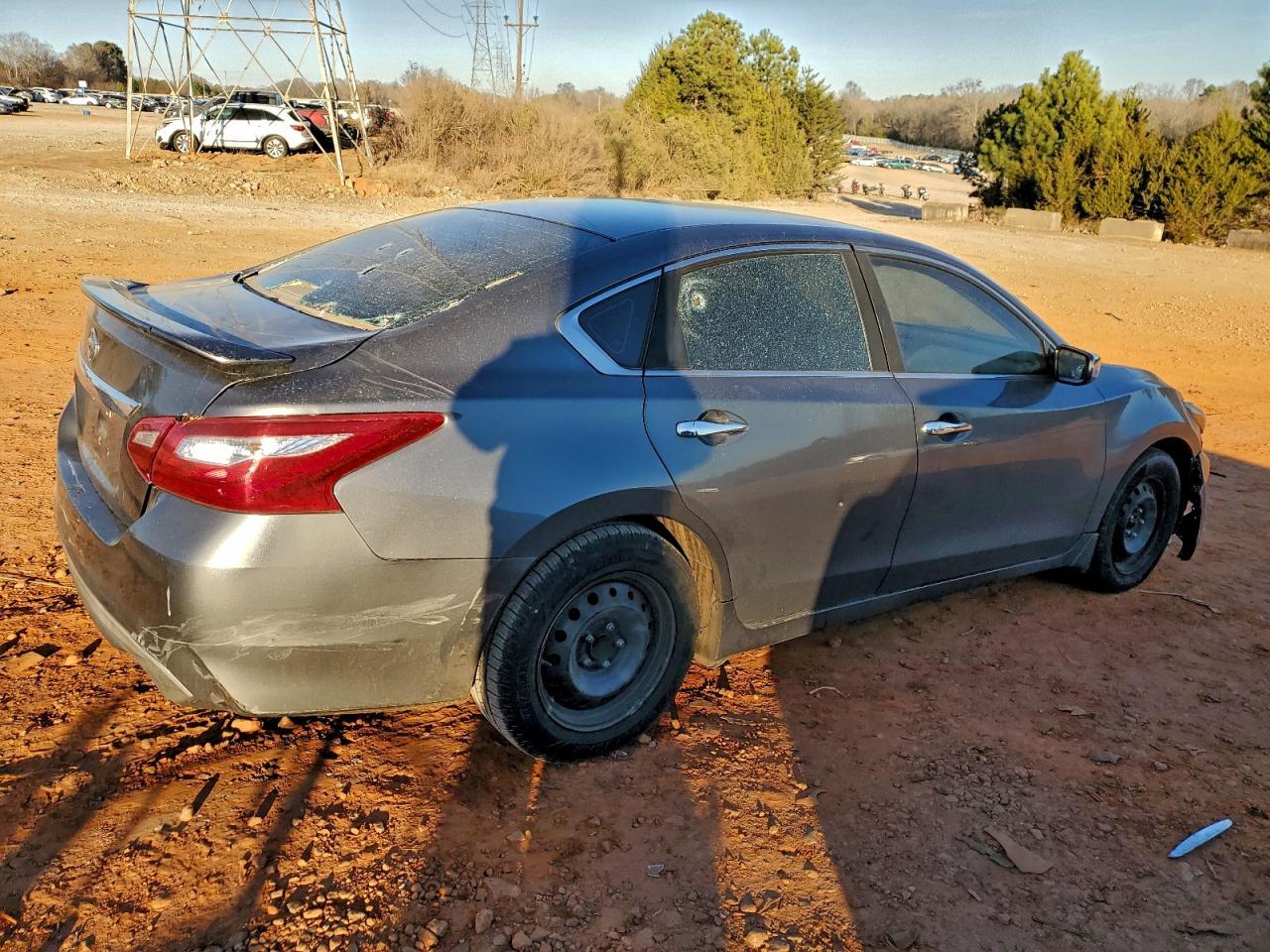 2016 Nissan Altima 2.5 - Image 3