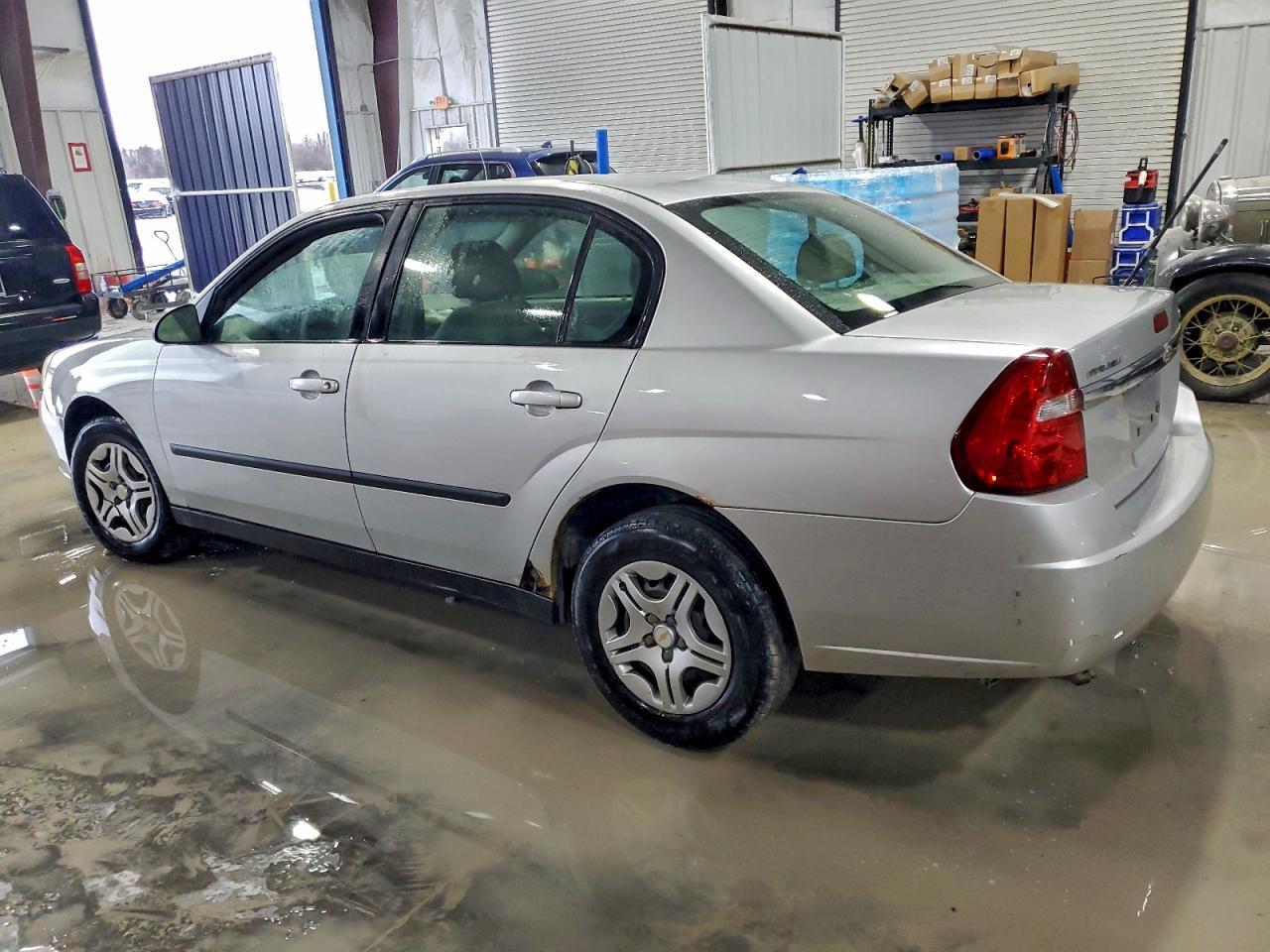 2005 Chevrolet Malibu - Фото 2