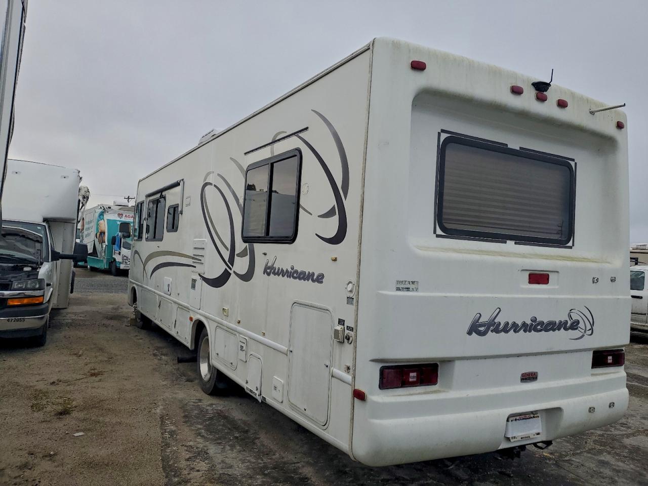 2002 Ford F550 Super Duty Hurricane Recreational Vehicle - Image 3