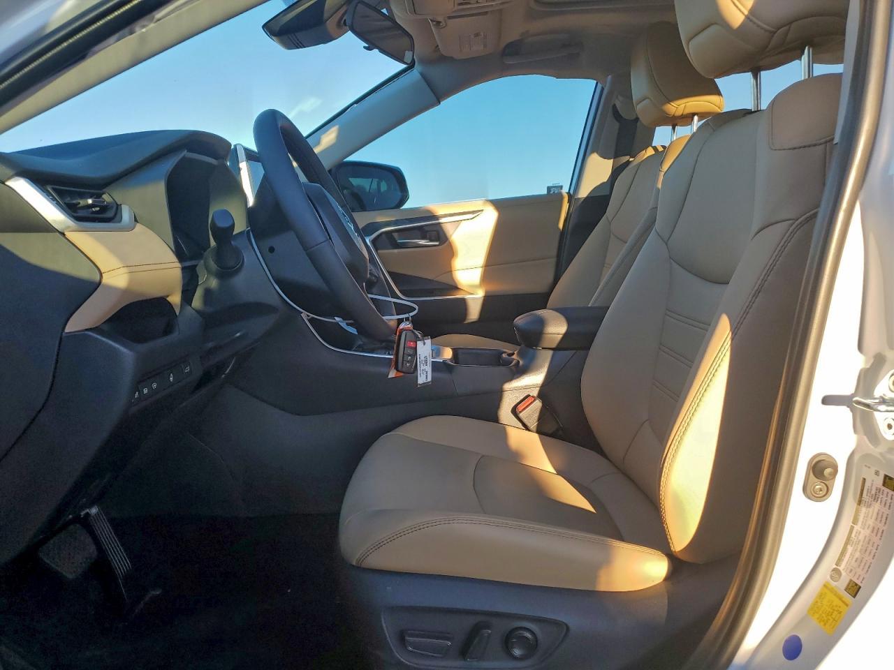 2025 Toyota Rav4 Xle - Image 7