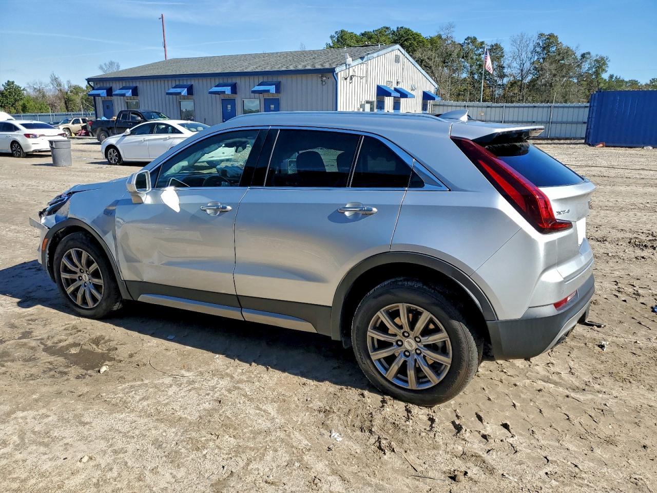2020 Cadillac Xt4 Premium Luxury - Image 2