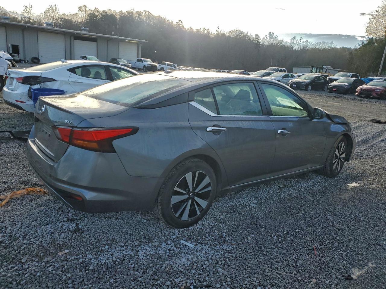 2021 Nissan Altima Sv - Image 3