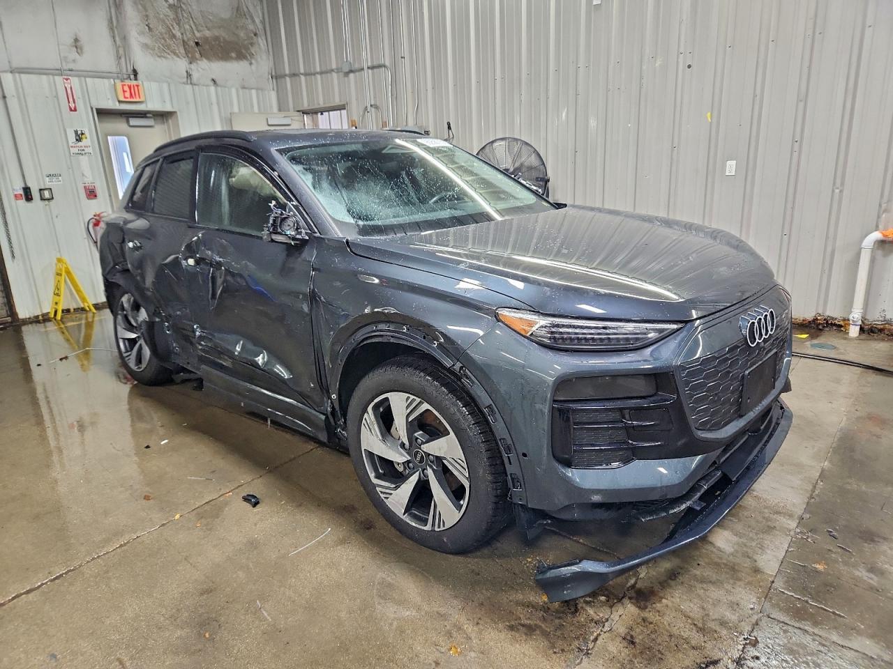 2025 Audi Q6 E-Tron Prestige - Фото 4